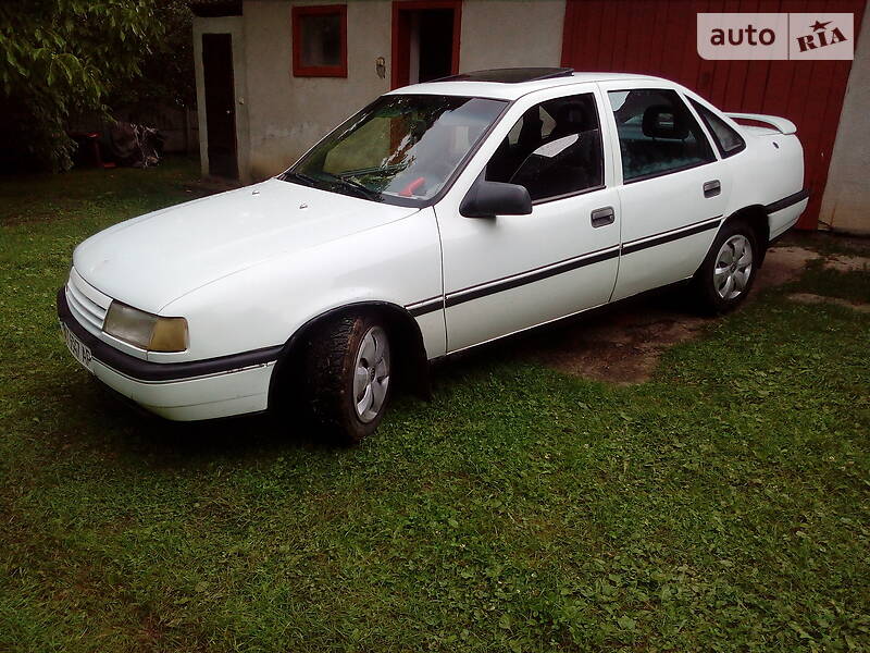 Седан Opel Vectra 1989 в Ивано-Франковске
