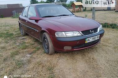 Седан Opel Vectra 1997 в Киверцах