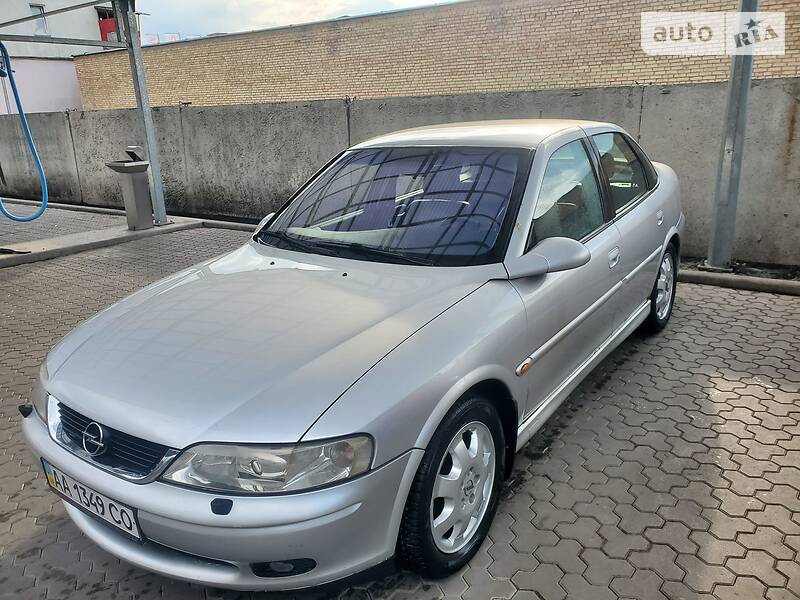 Седан Opel Vectra 2000 в Киеве