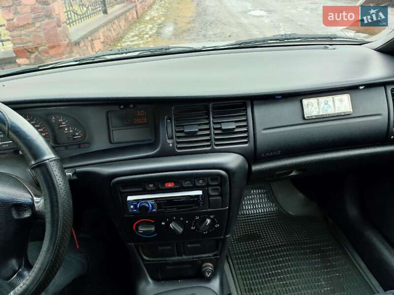 Универсал Opel Vectra 1998 в Любешове