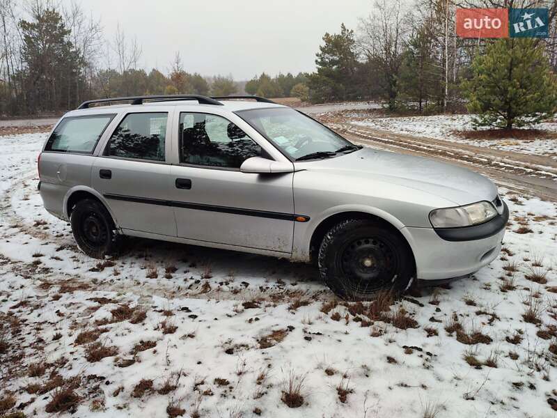 Универсал Opel Vectra 1998 в Любешове
