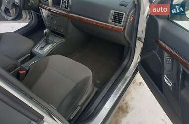 Седан Opel Vectra 2004 в 