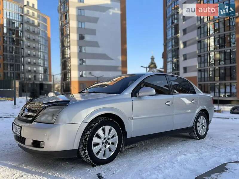 Седан Opel Vectra 2004 в Ивано-Франковске
