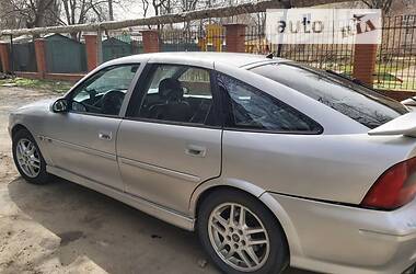 Хэтчбек Opel Vectra 2000 в 