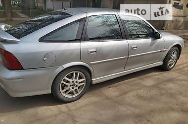 Хэтчбек Opel Vectra 2000 в 