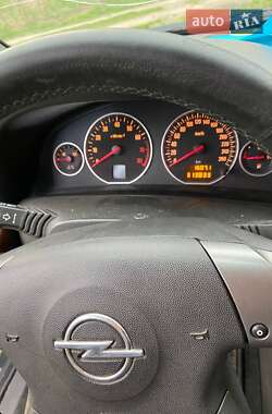 Седан Opel Vectra 2004 в 