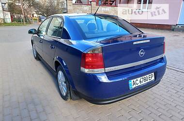 Седан Opel Vectra 2003 в Киверцах