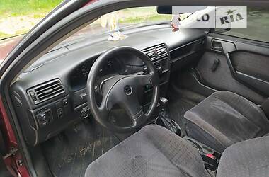 Хэтчбек Opel Vectra 1995 в Славуте