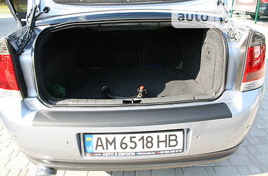 Седан Opel Vectra 2004 в 