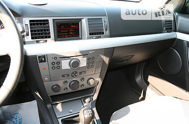 Седан Opel Vectra 2004 в 