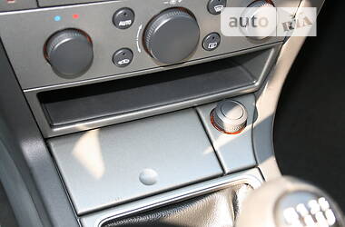 Седан Opel Vectra 2004 в 