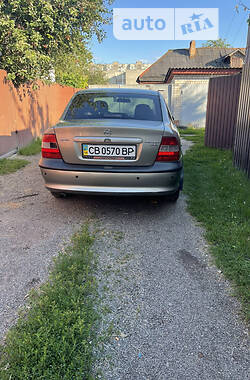 Седан Opel Vectra 1998 в Чернігові