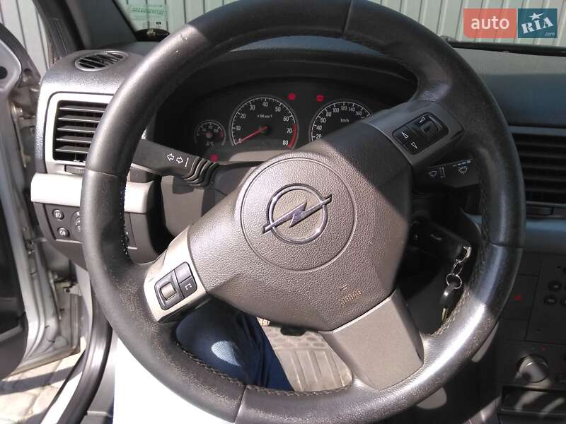 Седан Opel Vectra 2006 в Трускавці