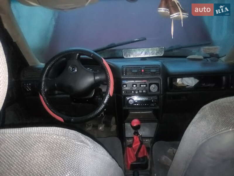 Седан Opel Vectra 1990 в Виноградове