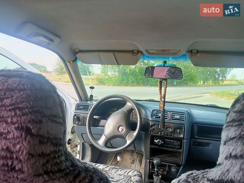 Седан Opel Vectra 1989 в Умані