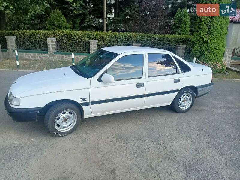 Седан Opel Vectra 1989 в Умані