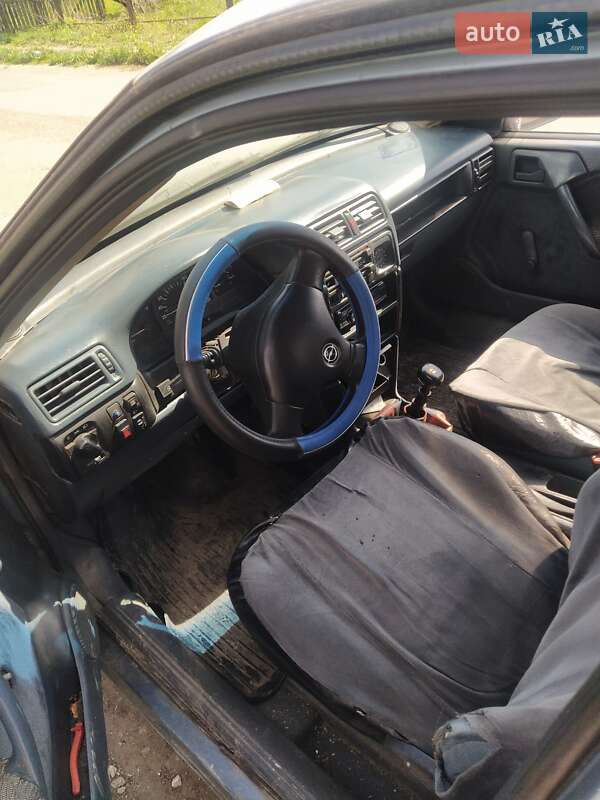 Седан Opel Vectra 1990 в Луцке