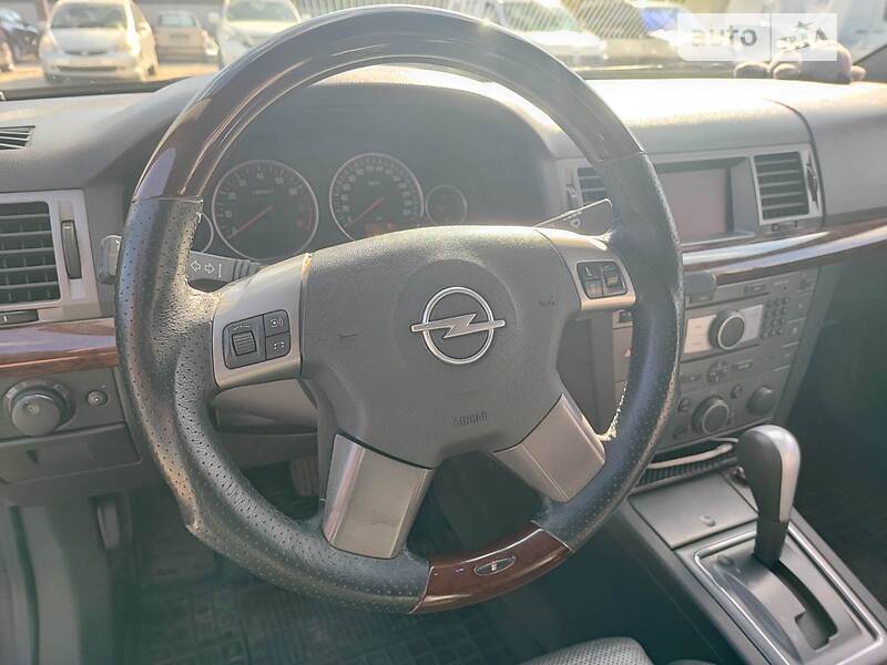 Седан Opel Vectra 2004 в Одесі
