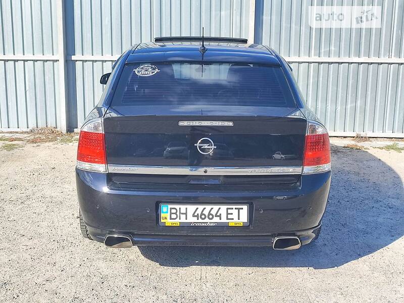 Седан Opel Vectra 2004 в Одесі
