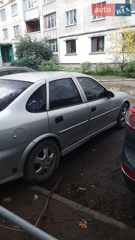 Opel Vectra 2000