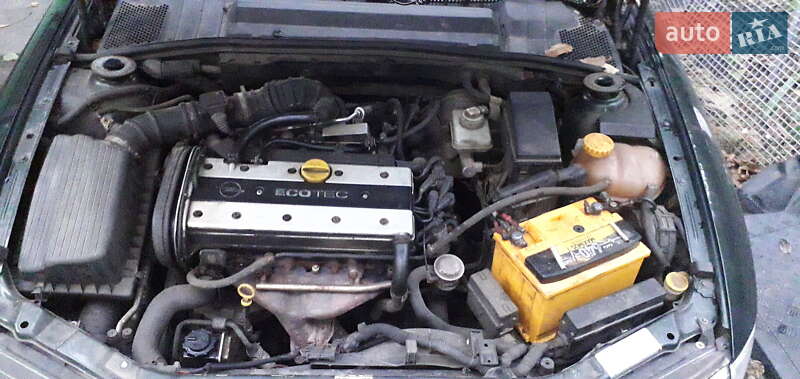 Седан Opel Vectra 1998 в Черкасах