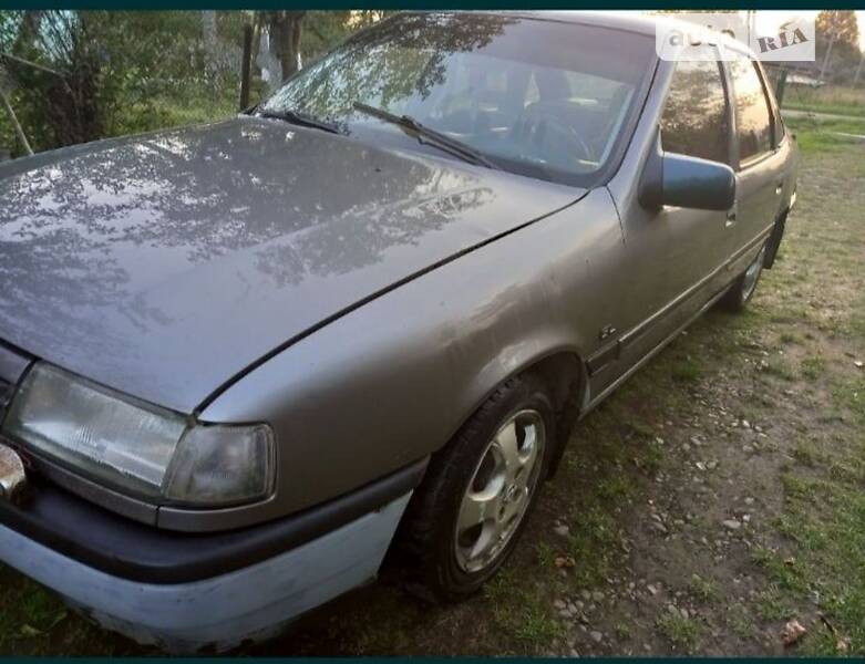 Седан Opel Vectra 1989 в Стрию