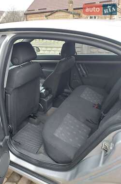 Седан Opel Vectra 2005 в 