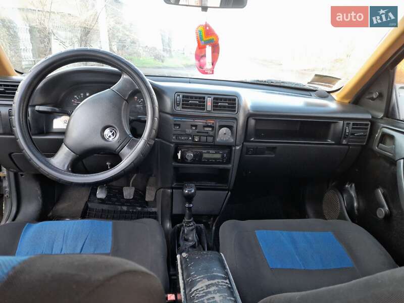Седан Opel Vectra 1989 в Первомайске