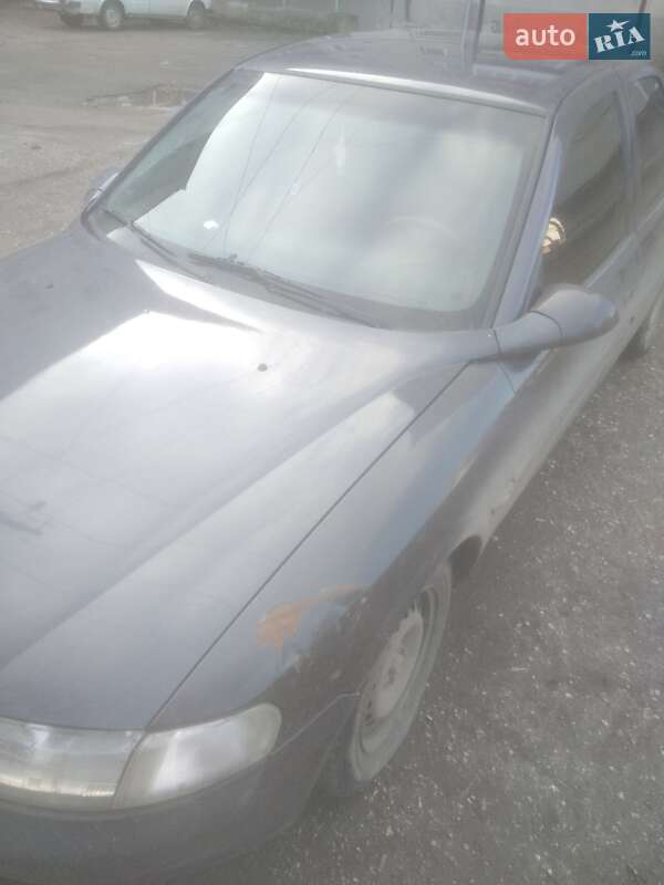Седан Opel Vectra 1997 в Кельменцах