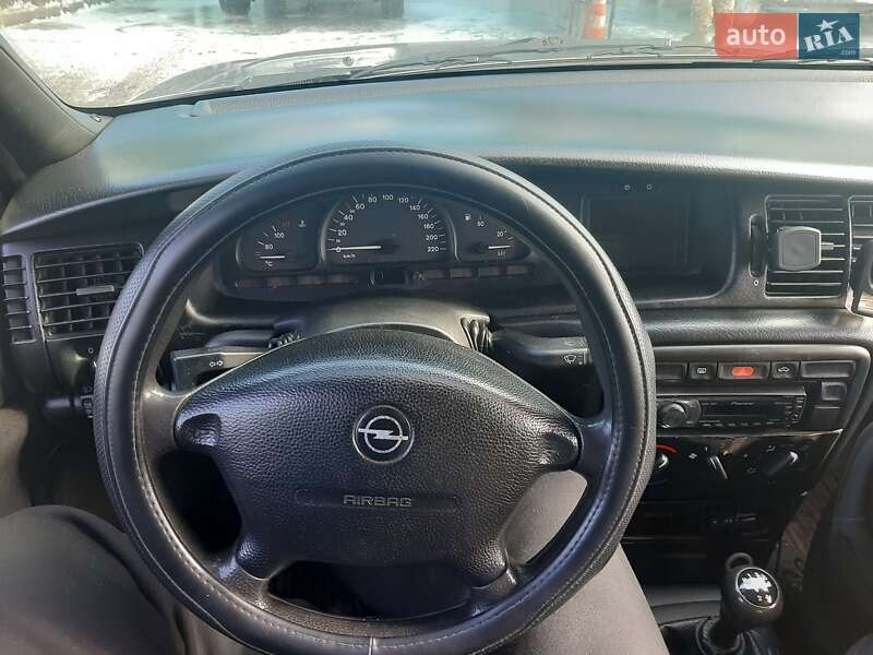 Седан Opel Vectra 1996 в Николаеве фото 2 Седан Opel Vectra 1996 в Николаеве
