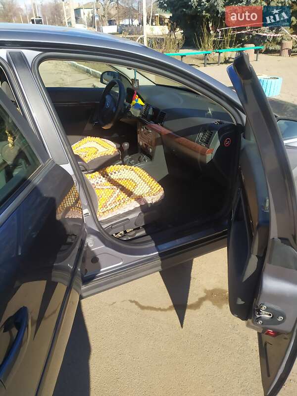 Седан Opel Vectra 2002 в Захарівці