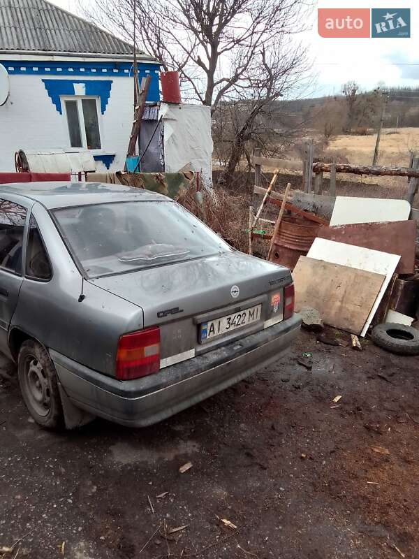 Седан Opel Vectra 1992 в Корсуне-Шевченковском
