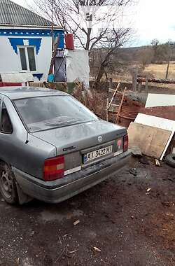 Седан Opel Vectra 1992 в Корсуне-Шевченковском