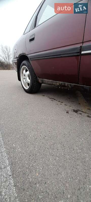 Седан Opel Vectra 1991 в Киеве