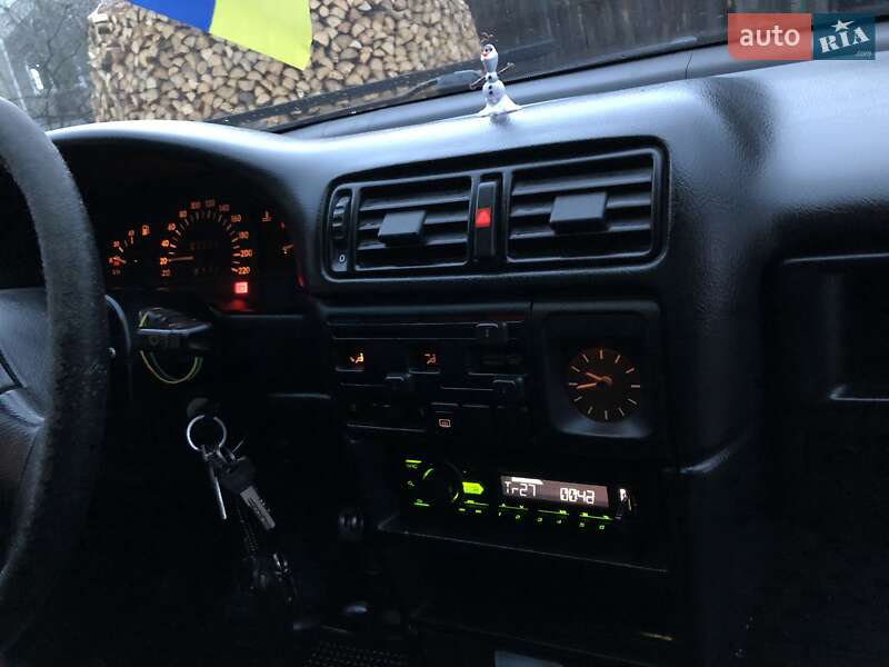 Седан Opel Vectra 1993 в Львові