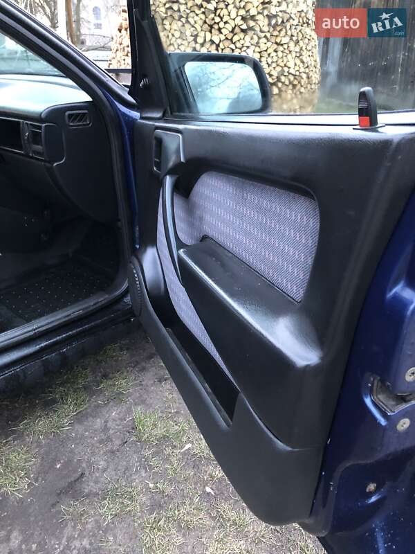 Седан Opel Vectra 1993 в Львові