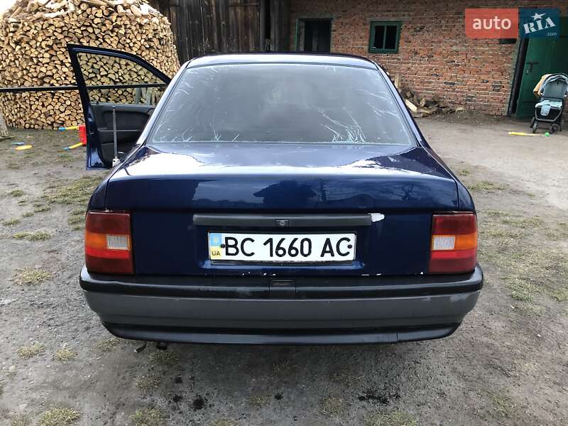 Седан Opel Vectra 1993 в Львові