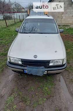 Седан Opel Vectra 1992 в Петрове