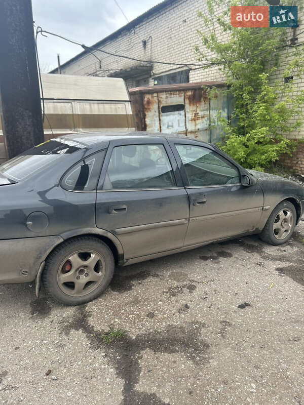 Седан Opel Vectra 1998 в Славянске