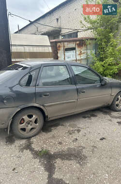 Седан Opel Vectra 1998 в Славянске