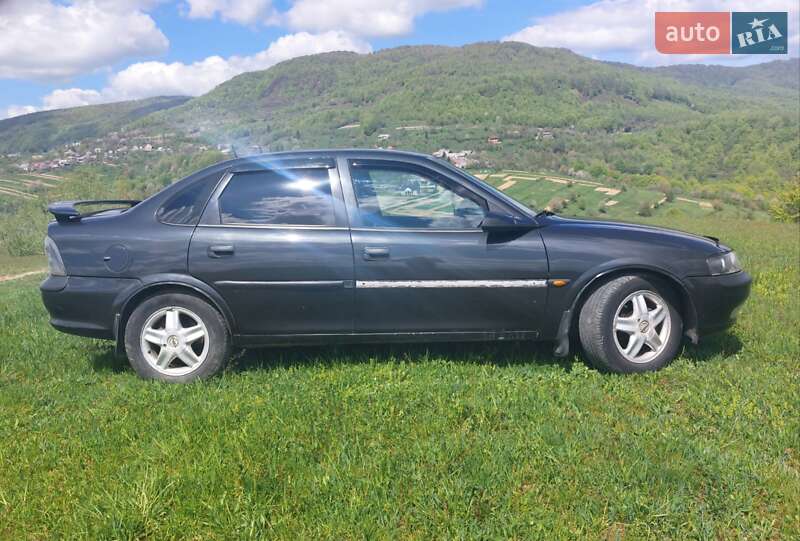 Седан Opel Vectra 1997 в Ужгороде