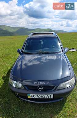 Седан Opel Vectra 1997 в Ужгороді