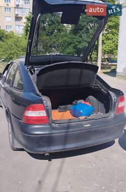 Лифтбек Opel Vectra 1997 в Каменском