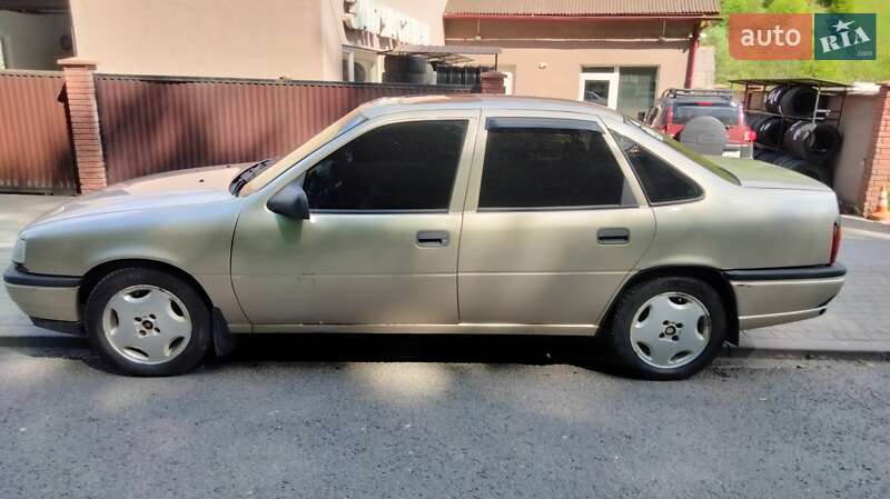 Седан Opel Vectra 1991 в Рахове фото 12 Седан Opel Vectra 1991 в Рахове