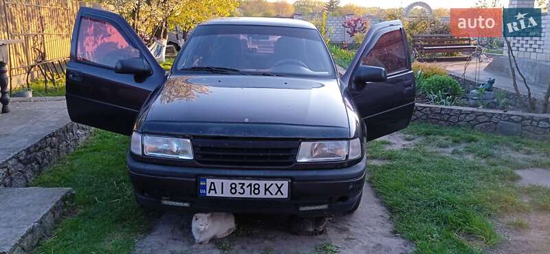 Седан Opel Vectra 1991 в Рокитному фото 4 Седан Opel Vectra 1991 в Рокитному