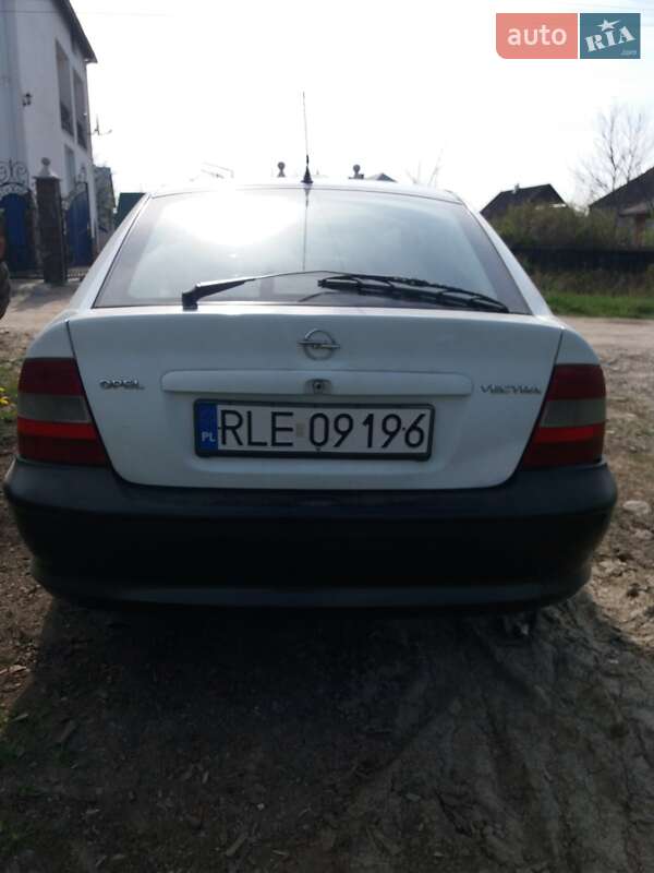 Седан Opel Vectra 1998 в Хусте