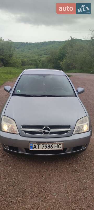 Седан Opel Vectra 2005 в Долине