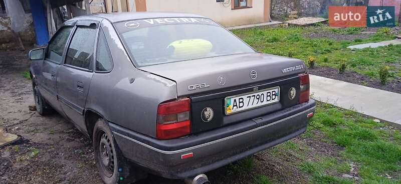 Седан Opel Vectra 1989 в 