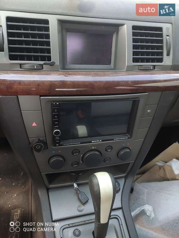 Седан Opel Vectra 2004 в Киеве