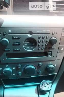 Лифтбек Opel Vectra 2003 в 